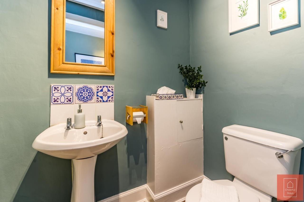 Cheerful Stays: Spacious Flat In Vibrant Leith エディンバラ エクステリア 写真