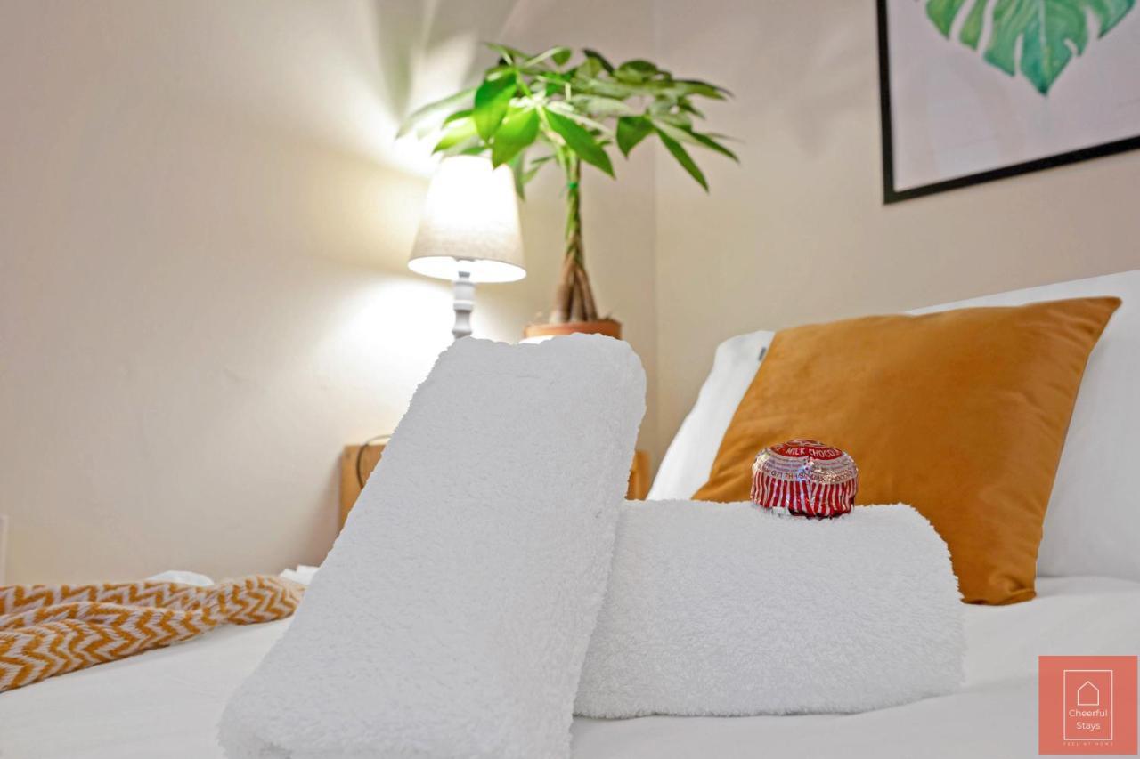 Cheerful Stays: Spacious Flat In Vibrant Leith エディンバラ エクステリア 写真