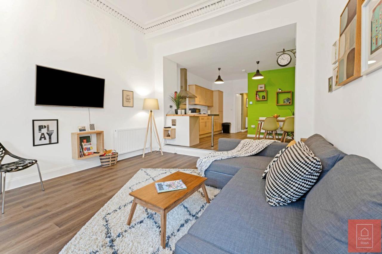 Cheerful Stays: Spacious Flat In Vibrant Leith エディンバラ エクステリア 写真