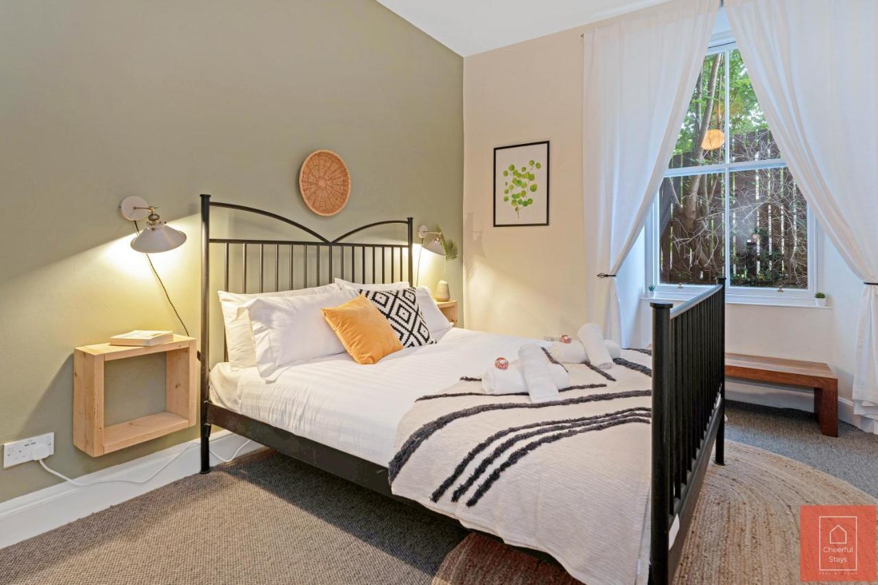 Cheerful Stays: Spacious Flat In Vibrant Leith エディンバラ エクステリア 写真