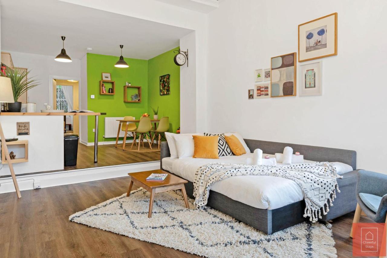 Cheerful Stays: Spacious Flat In Vibrant Leith エディンバラ エクステリア 写真