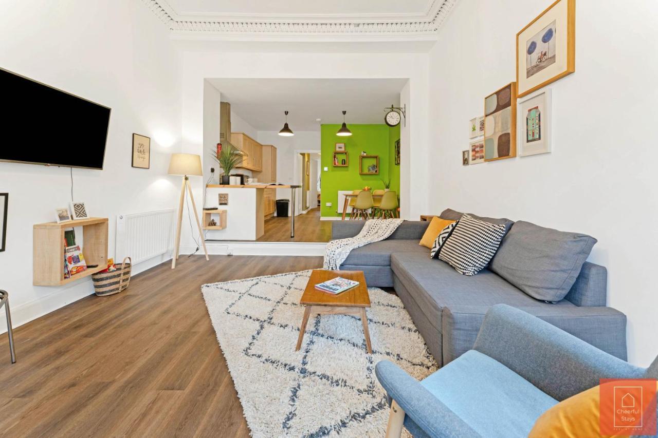 Cheerful Stays: Spacious Flat In Vibrant Leith エディンバラ エクステリア 写真