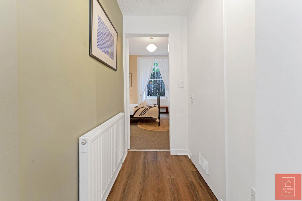 Cheerful Stays: Spacious Flat In Vibrant Leith エディンバラ エクステリア 写真