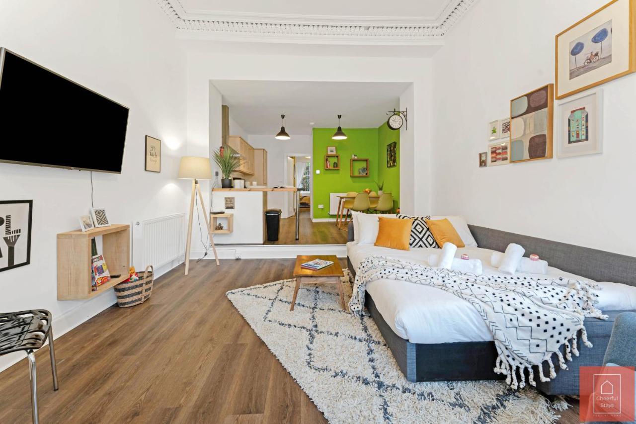 Cheerful Stays: Spacious Flat In Vibrant Leith エディンバラ エクステリア 写真